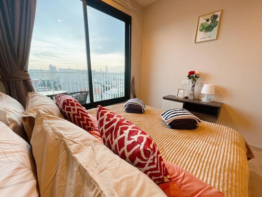 Base Central Pattaya Long Balcony King-Bed With Infinity Pool & Free Netflix! Exterior photo