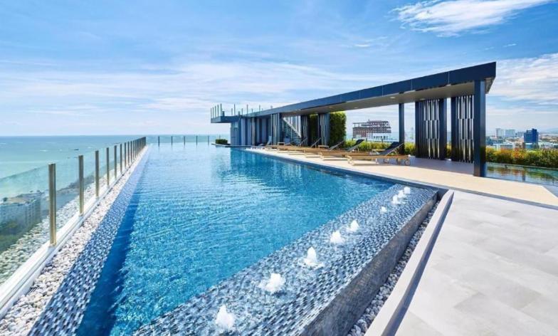 Base Central Pattaya Long Balcony King-Bed With Infinity Pool & Free Netflix! Exterior photo