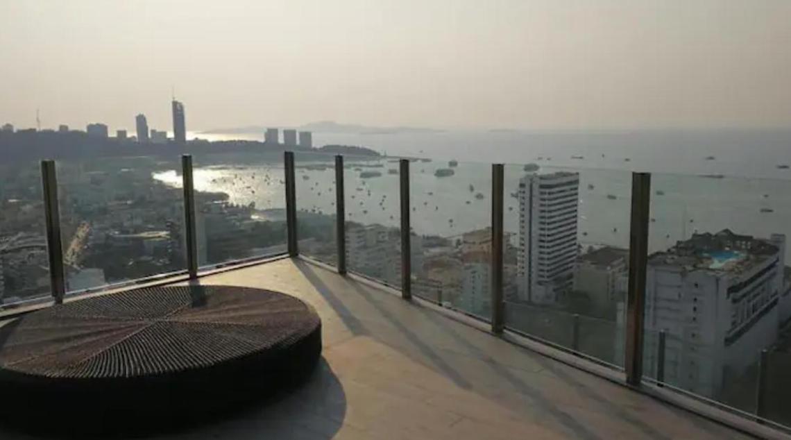 Base Central Pattaya Long Balcony King-Bed With Infinity Pool & Free Netflix! Exterior photo