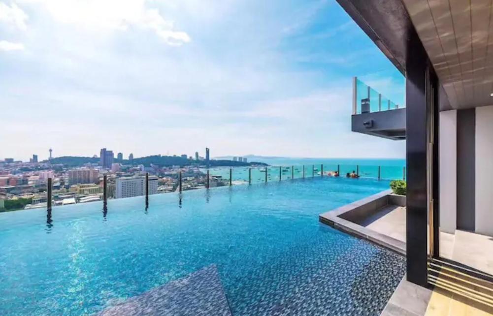Base Central Pattaya Long Balcony King-Bed With Infinity Pool & Free Netflix! Exterior photo