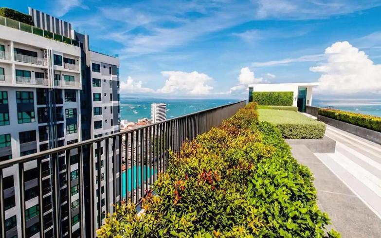Base Central Pattaya Long Balcony King-Bed With Infinity Pool & Free Netflix! Exterior photo
