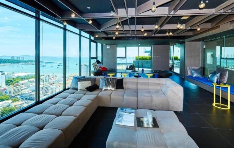 Base Central Pattaya Long Balcony King-Bed With Infinity Pool & Free Netflix! Exterior photo