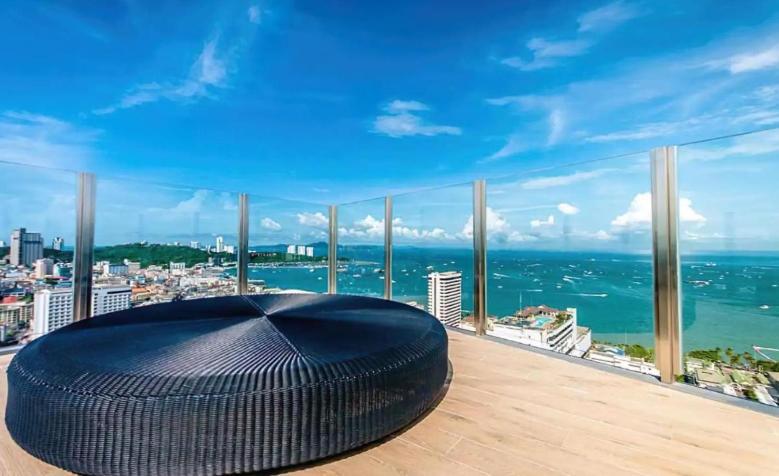 Base Central Pattaya Long Balcony King-Bed With Infinity Pool & Free Netflix! Exterior photo